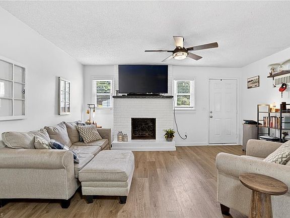 3rd image of 1111 Foxtrot Ct