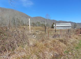 168 Combs Ln, Speedwell, TN 37870