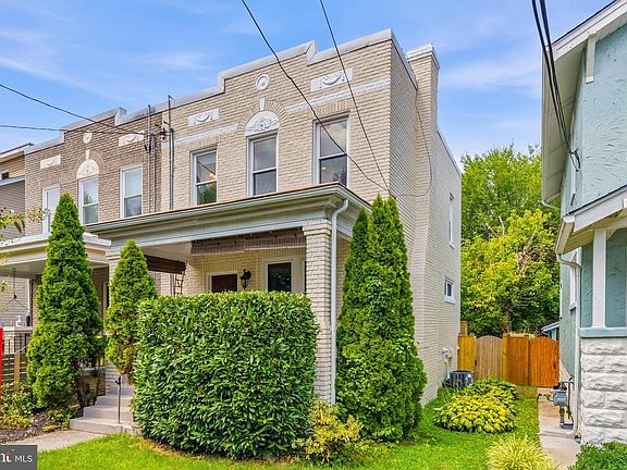 3rd image of 3712 22nd St NE