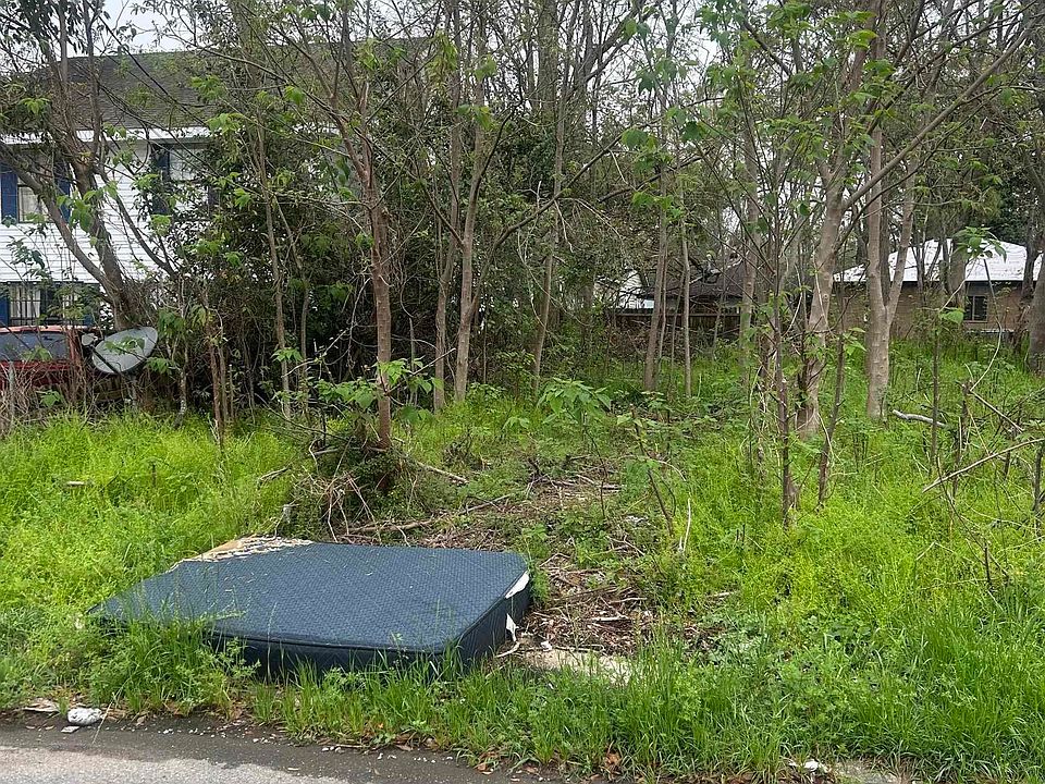 2nd image of 844 W Roosevelt St