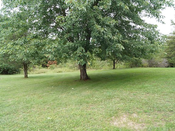 5th image of 496 Deer Haven Dr