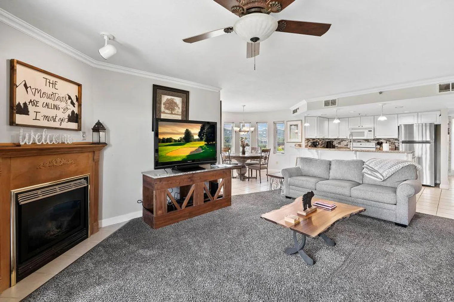 2 bed, 2.0 bath, 1356 sqft, $4,387 — Photo 4