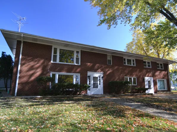 Studio, 1.0 bath, 600 sqft, $895, 402 Siegmund St APT 6, Joliet, IL 60433
