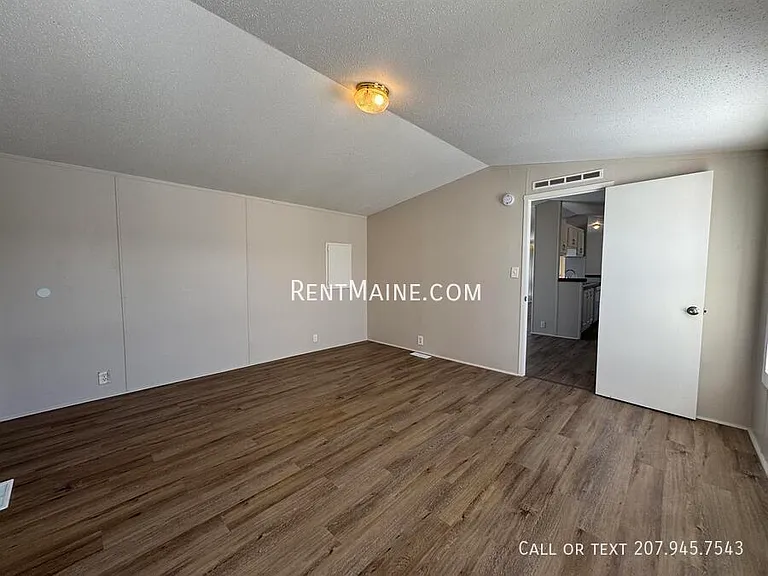 125 F St — Photo 10
