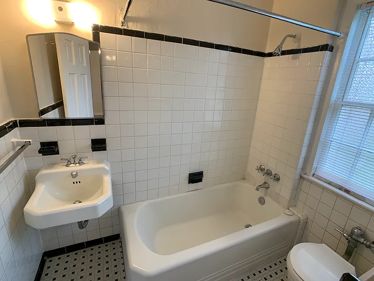 2845 Thornhill Rd #123B — Photo 10
