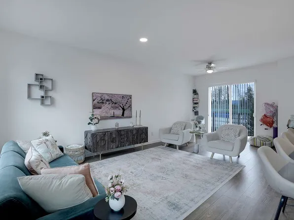 16433 Watson Dr #1304, Surrey, BC V4N 6R9