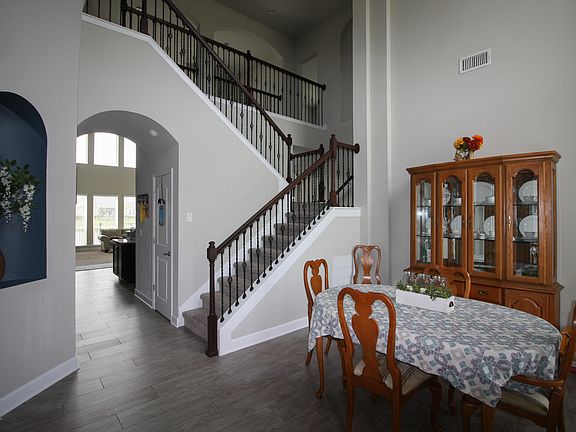 5th image of 99 Bonair Dr St