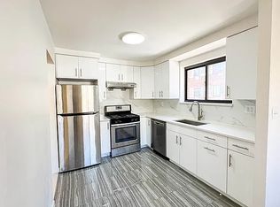 11915 28th Ave, Flushing, NY 11354