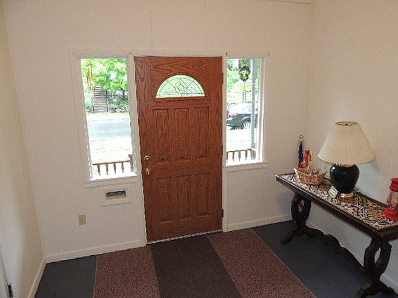 4th image of 28 Grace Ave