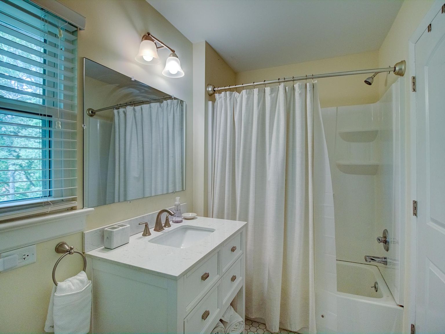 Chattanooga, TN 37404