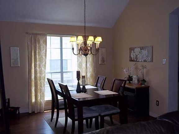 3rd image of 3124 Fox Hollow Dr