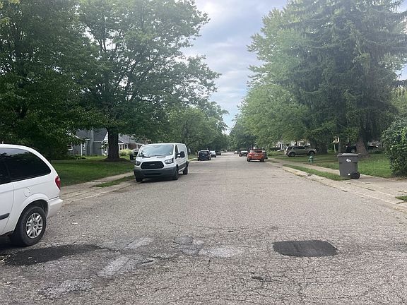 4th image of 3113 Sharon Ave