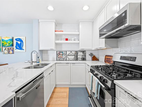 5th image of 718 Trade St #603