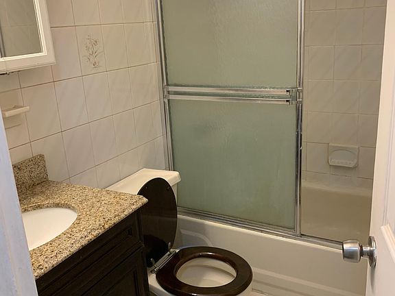 3rd image of 510 Logan Ave