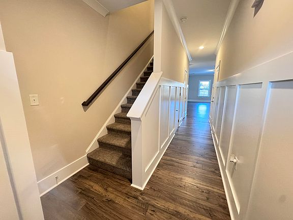 5th image of 117 Valley Creek Dr