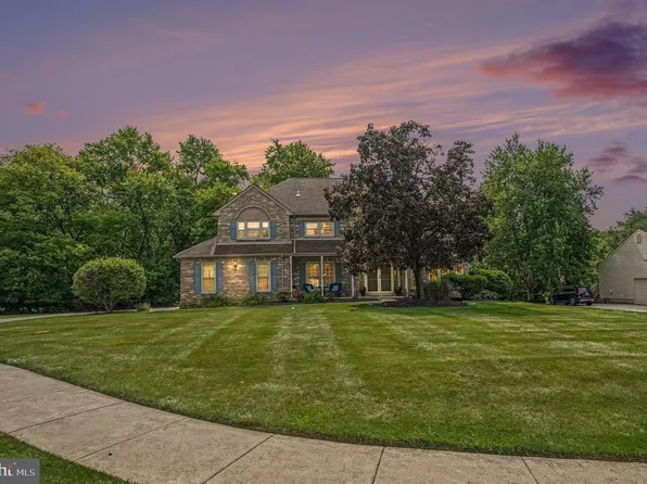 970 Clover Ct, Blue Bell, PA 19422