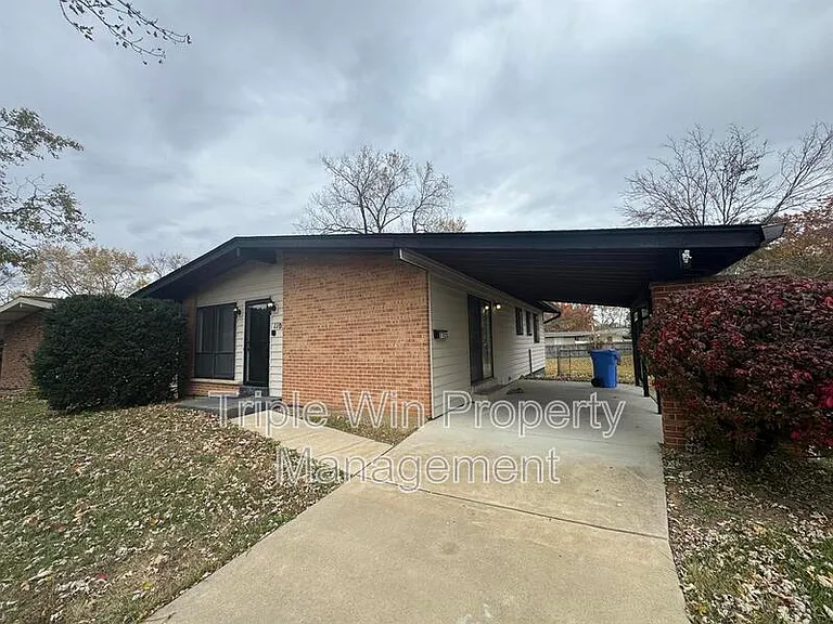 1105 Cheyenne Dr — Photo 2