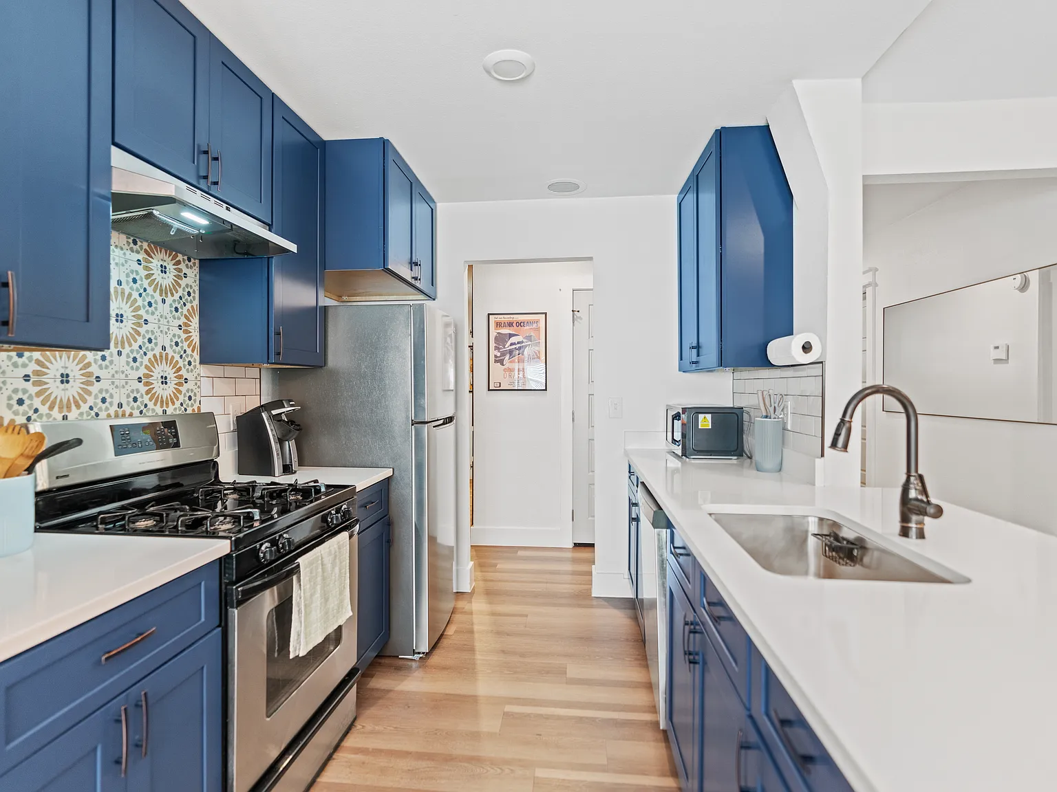 3 bed, 1313 sqft, $6,000 — Photo 2