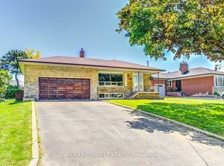 107 Sweeney Dr, Toronto, ON M4A 1T8