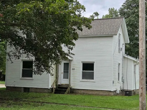 238 S Railroad St, Lawton, MI 49065
