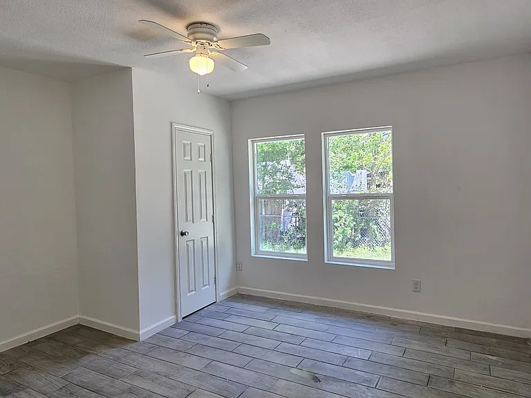 8125 Easton St — Photo 21