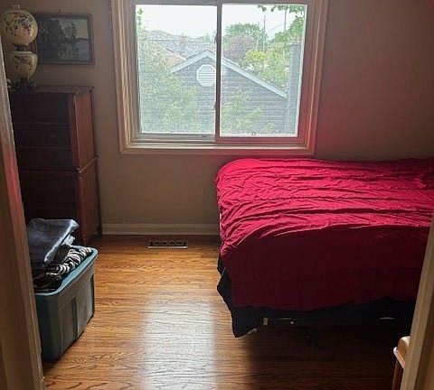 2nd image of 141 Bell St