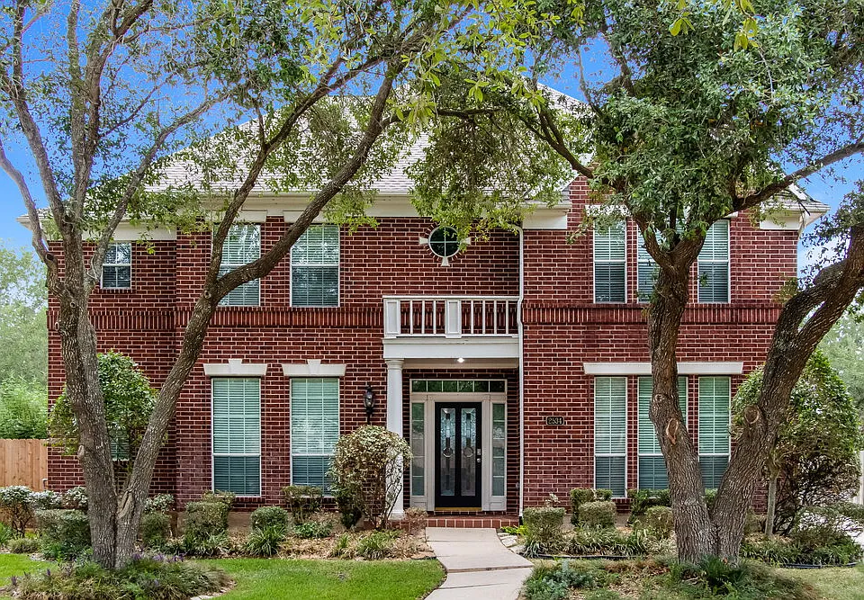 2534 Bridge Hampton Way