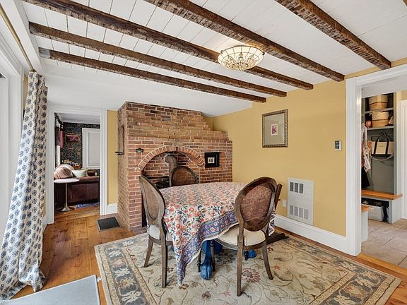 5th image of 269 Green St