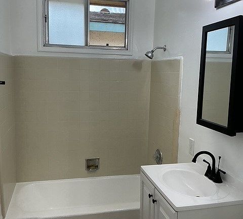 4th image of 4722 August St #7