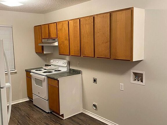 5th image of 416 Campbell St