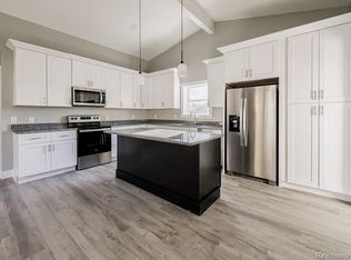 311 Longspur Ln, Commerce Township, MI 48382