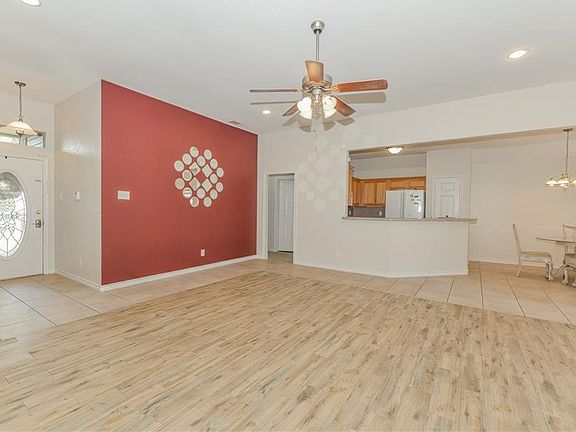 4th image of 1211 Shelby Dr