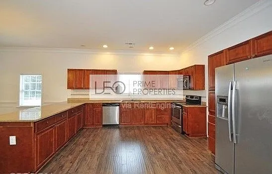 4 bed, 3.0 bath, 2707 sqft, $2,199 — Photo 4