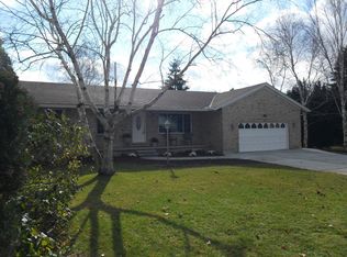 2217 Woodstock Dr, Port Huron, MI 48060