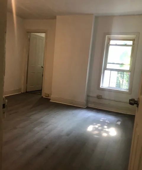 428 S Claymont St — Photo 4