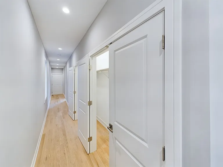 3745 S Lake Park Ave #2 — Photo 11