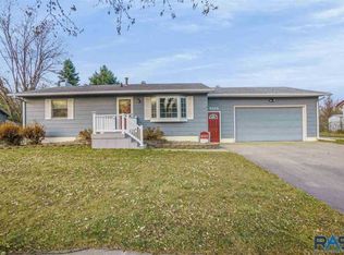 6124 W Cheyenne Ct, Sioux Falls, SD 57106
