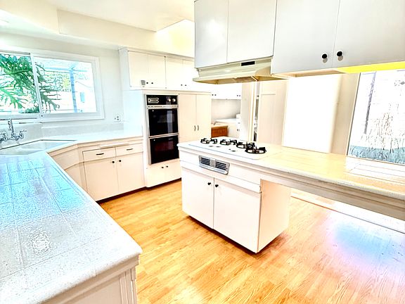 3rd image of 1220 Crest Vista Dr