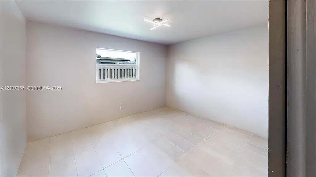 3 bed, 2.5 bath, 2206 sqft, $4,850 — Photo 3