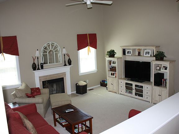Family Room pic #1