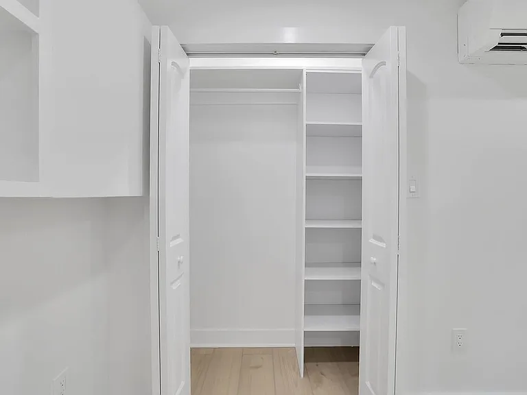 644B S Illinois St — Photo 1