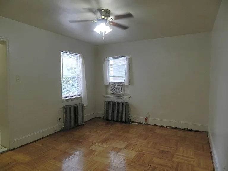 1616 Pine St — Photo 3