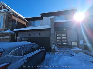 18 Hammermeister St, Kitchener, ON N2R0T2