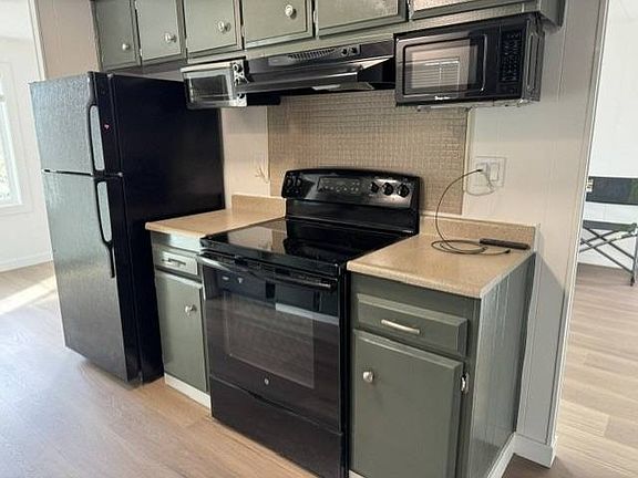 2nd image of 17240 SW Eldorado Dr