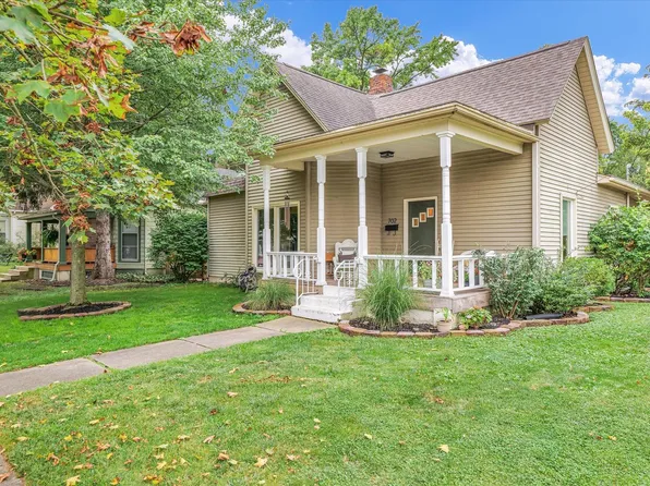 702 S Charter St, Monticello, IL 61856