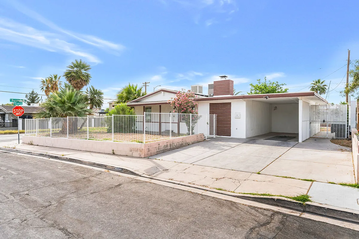 Building Photo - 1828 Hassett Ave
