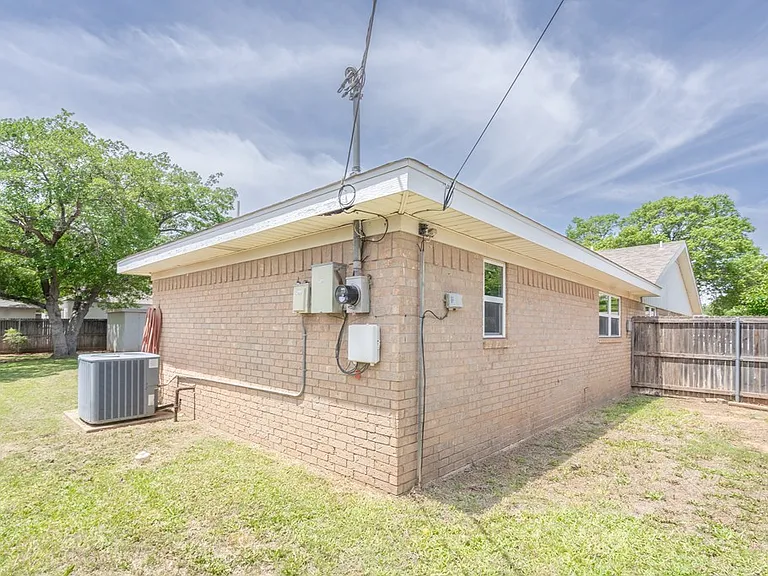 2809 Marmon Dr — Photo 45