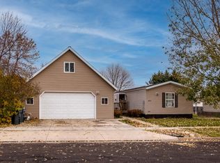 4614 Cortez Cir, Mandan, ND 58554