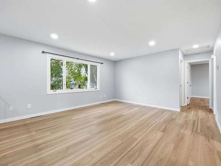 9992 Balsam Ln N — Photo 2