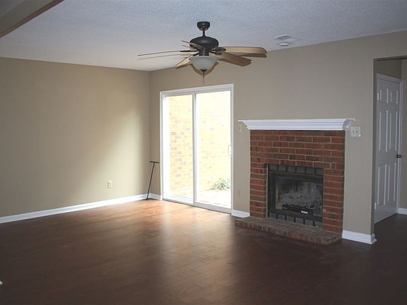 4th image of 1625 Smokehouse Dr